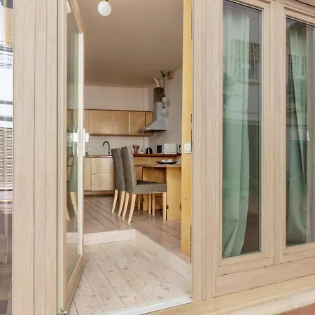 Guesthost - Tiburtina Apartments