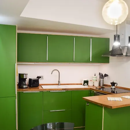 Guesthost - Tiburtina Apartments *