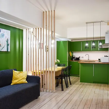 Guesthost - Tiburtina Apartments