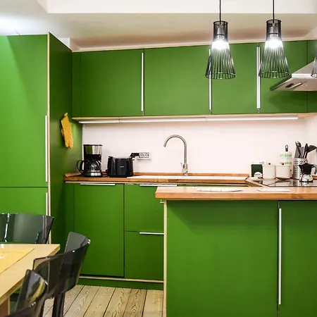 Guesthost - Tiburtina Apartments